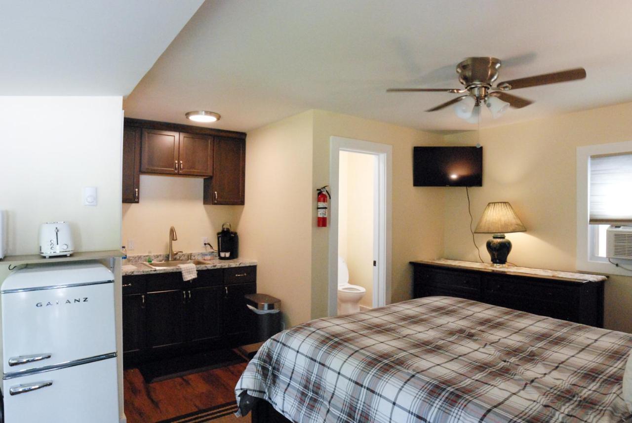 Maple Leaf Lodge Schroon Lake Екстериор снимка