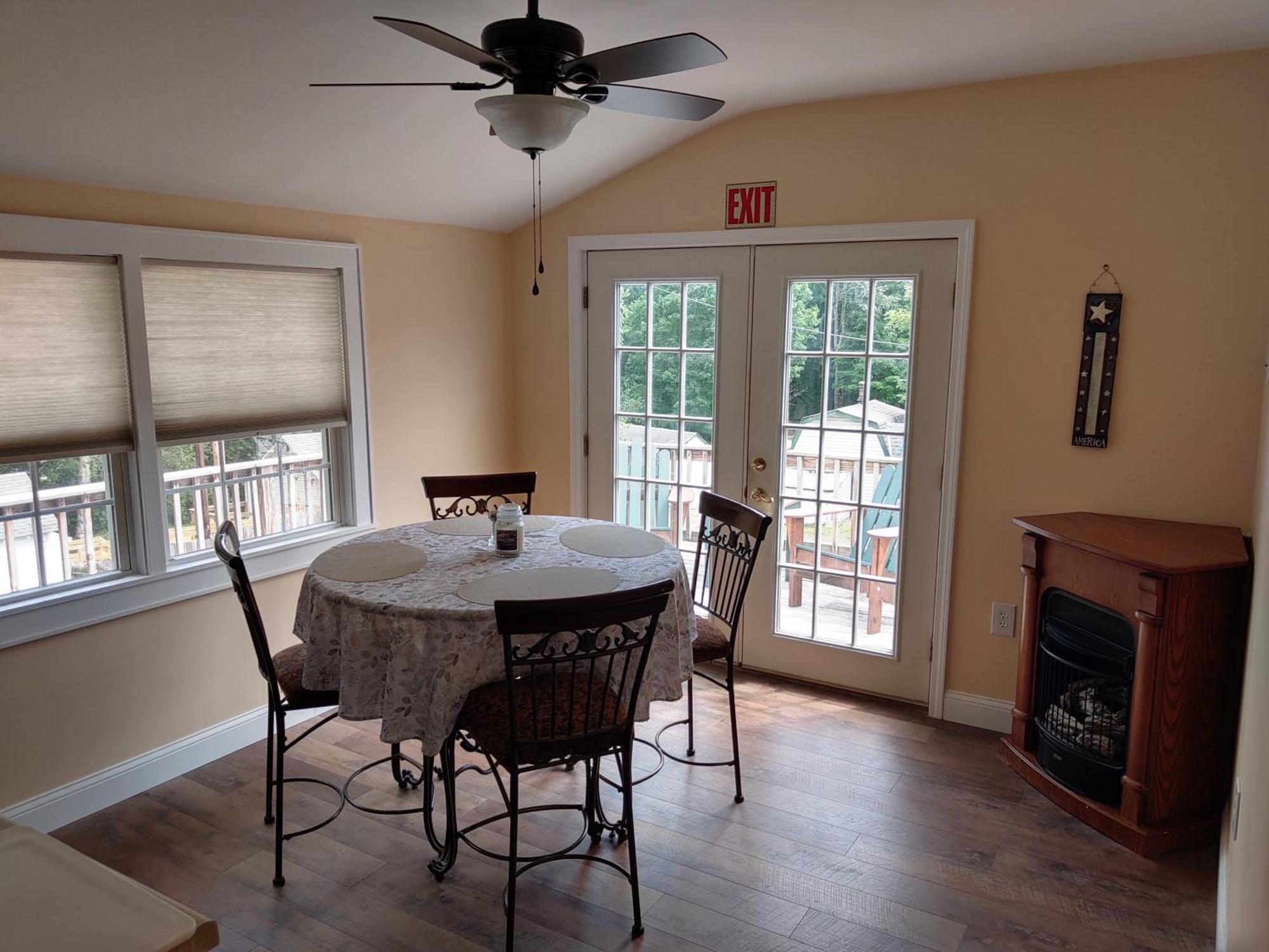 Maple Leaf Lodge Schroon Lake Екстериор снимка